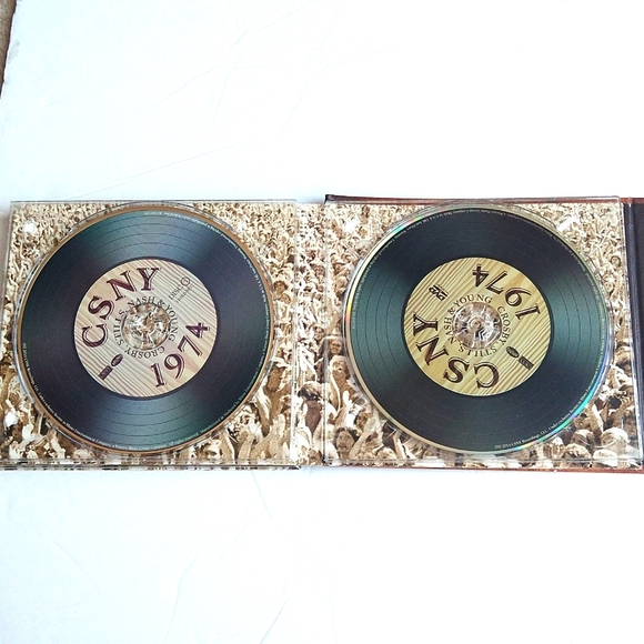 CSNY 1974 (CROSBY, STILLS, NASH & YOUNG)  3-CD + DVD + 198 PAGE BOOKLET - Picture 10 of 12